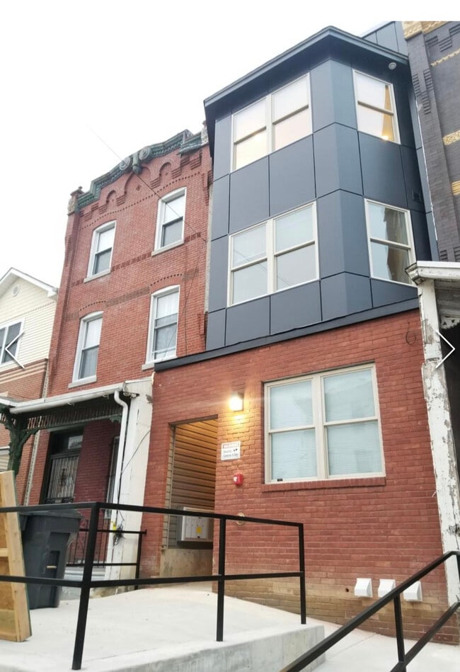 Building Photo - 707 N 40th St