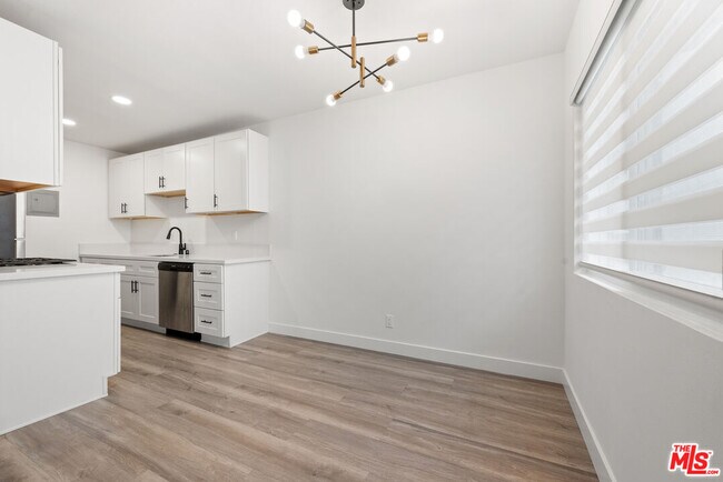 Foto del edificio - 3707 S Canfield Ave