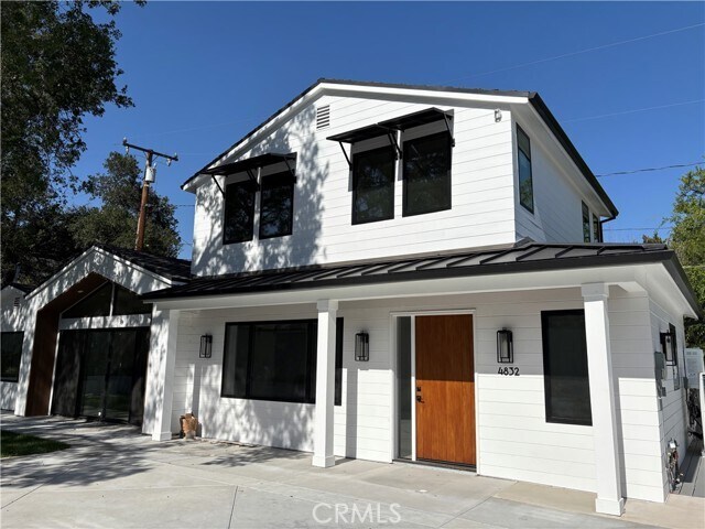 Foto del edificio - 4832 La Canada Blvd