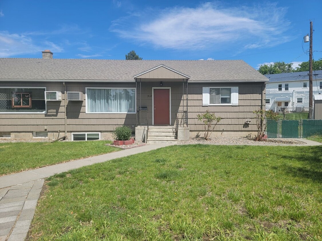 Primary Photo - Move-In Ready 2-Bedroom Duplex in Richland