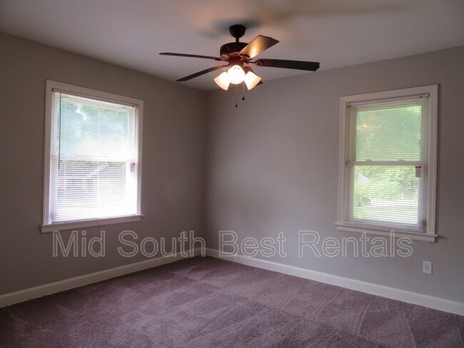 Foto del edificio - 420 Bonita Dr