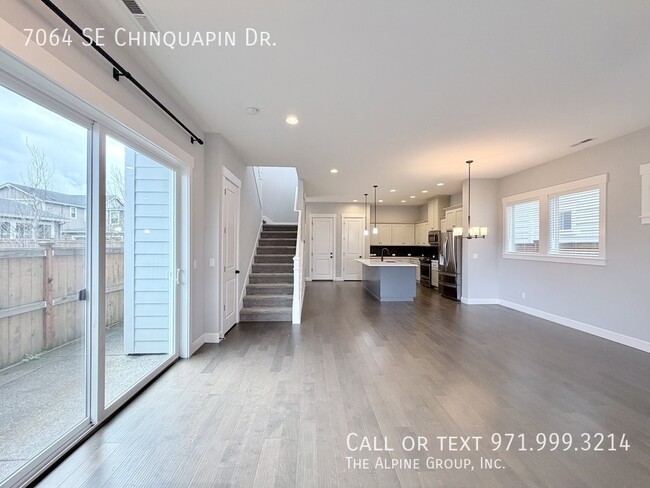 Photo - 7064 SE Chinquapin Dr House