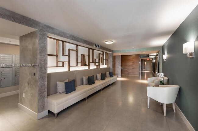 Foto del edificio - 600 NE 27th St