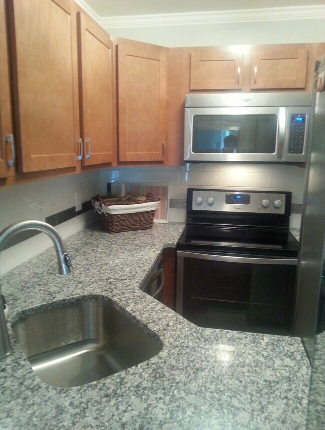 Building Photo - 2529 Senator Ct Building Photo - 2529 Senator Ct