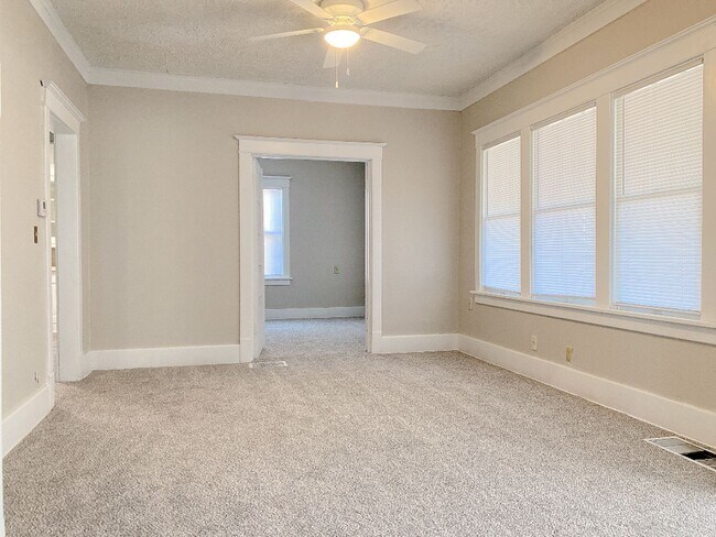 Foto del edificio - 2436 Laurel Ave N