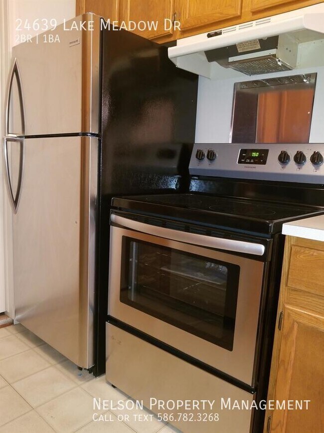 Foto del edificio - 24639 Lake Meadow Dr