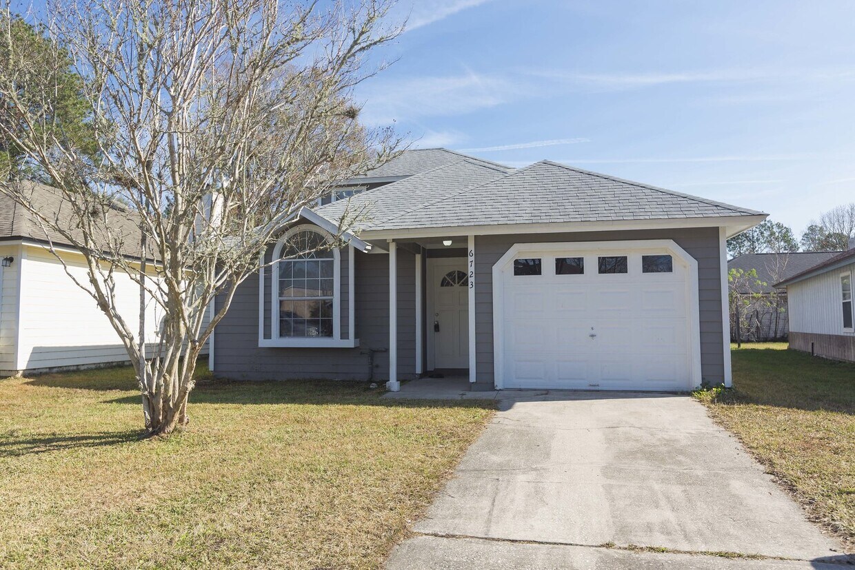 6723 Newgate Cir E, Jacksonville, FL 32244 House Rental in