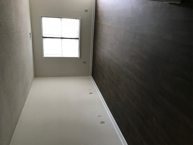 Building Photo - 3711 Oakwood Hills Dr