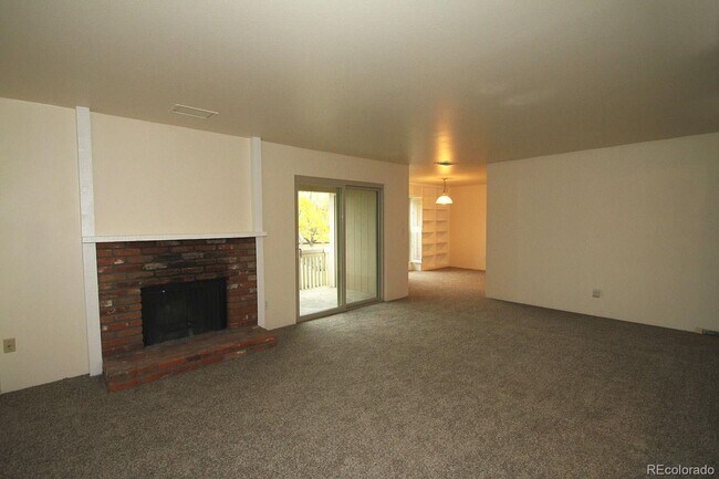 Foto del edificio - 3 bed 2 bath Condo in Centennial!