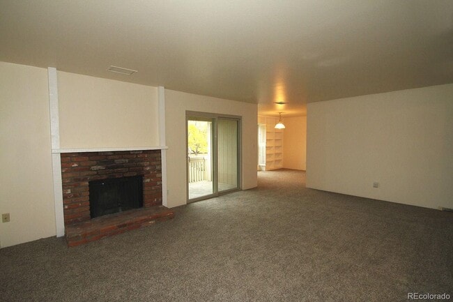 Building Photo - 3 bed 2 bath Condo in Centennial!