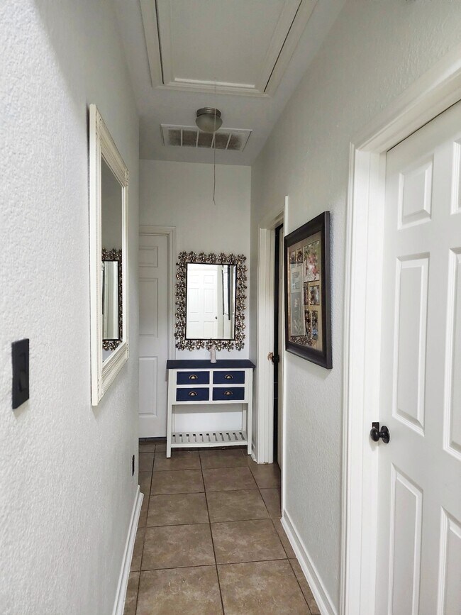 Foto del edificio - 9614 Pine Bank Ct