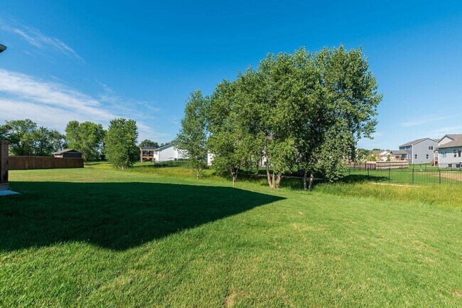 Foto del edificio - 2741 S. Lark Ct