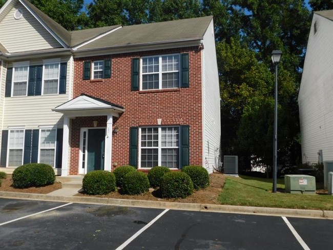 Building Photo - 653 Kenridge Dr