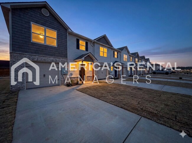 Foto del edificio - DEPOSIT PENDING! Move in Special! Modern 3-Bedroom Townhouse in Lincoln for Rent! END UNIT! Sign ...