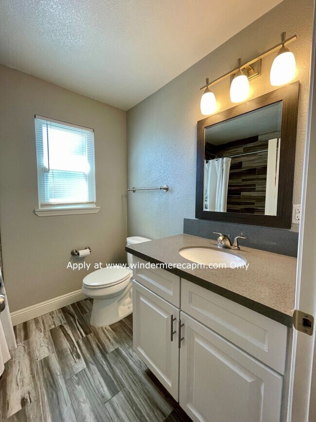 Foto del edificio - Modern 3 Bdrm 2 Full Bath Home with Den – ...
