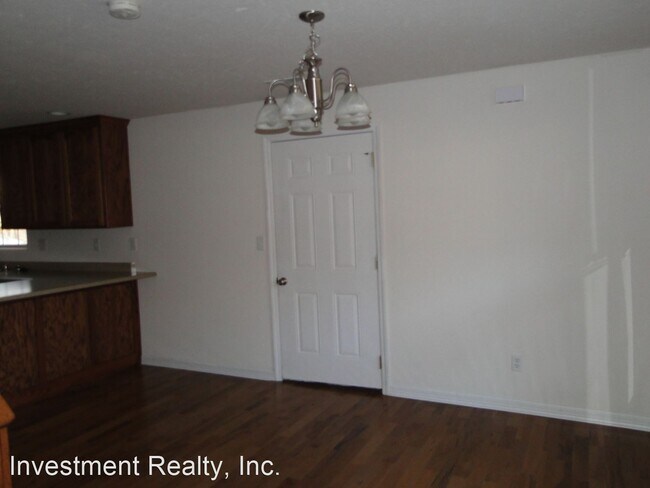 Building Photo - 5 br, 2.5 bath House - 405 N HWY 17