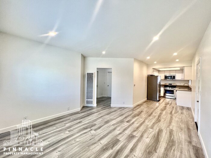 Foto principal - 2 Bedroom Apartment in Torrance For Rent