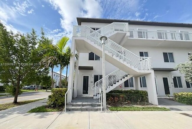 Foto del edificio - 10270 NW 66th St