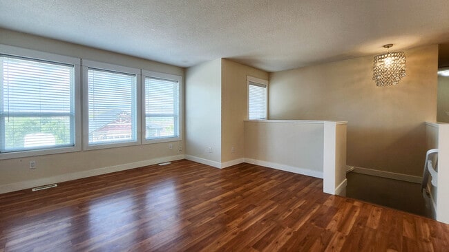 Building Photo - 1005 Mt Begbie Dr
