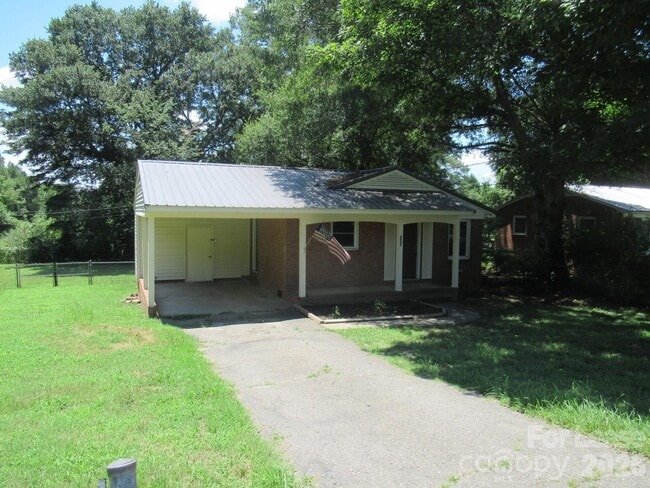 Building Photo - 208 Crescent Ct