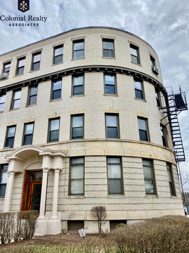 Foto del edificio - 1880 Commonwealth Ave