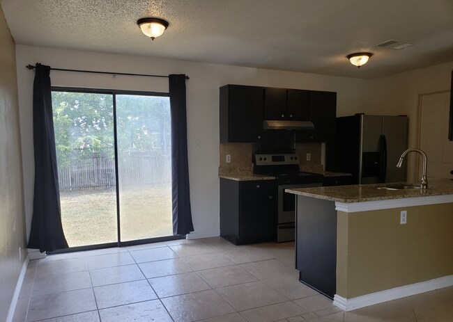 Foto del edificio - 7915 Ruby Meadow