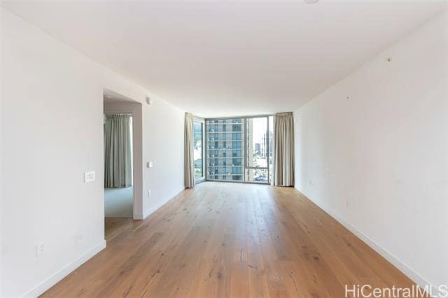 Building Photo - 1001 Queen St