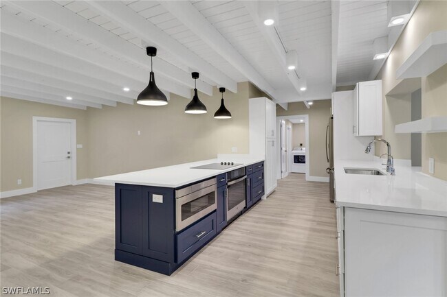 Building Photo - 5150 Sand Dollar Ln