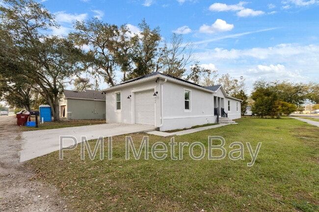 Building Photo - 902 W Alsobrook St