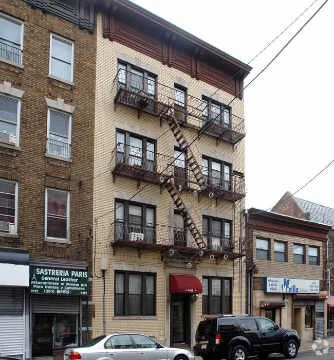 Building Photo - 5110 Palisade Ave