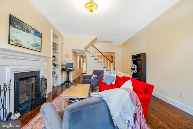 Building Photo - 908 S Front St