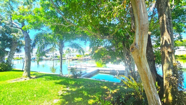 Building Photo - 1935 Cobia Dr