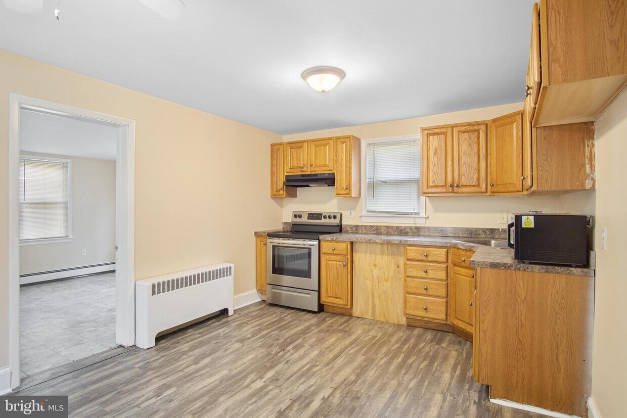 410 10th St, Brookhaven, PA 19015 House Rental in Brookhaven, PA