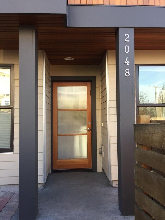 Foto principal - 2Bd/1Ba Seattle Home