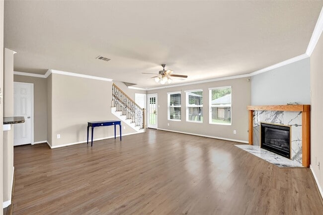 Building Photo - 3007 Apple Dale Dr