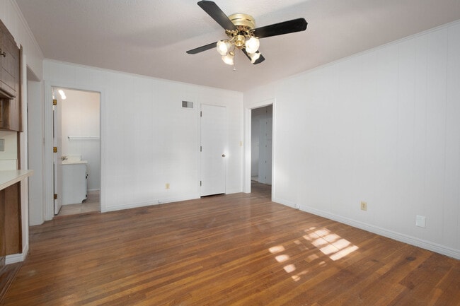 Building Photo - 2050 S Bowie St