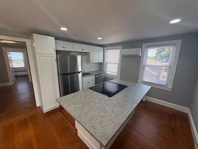 Photo - 1822 Mineral Spring Ave (North Providence, RI) Apartment