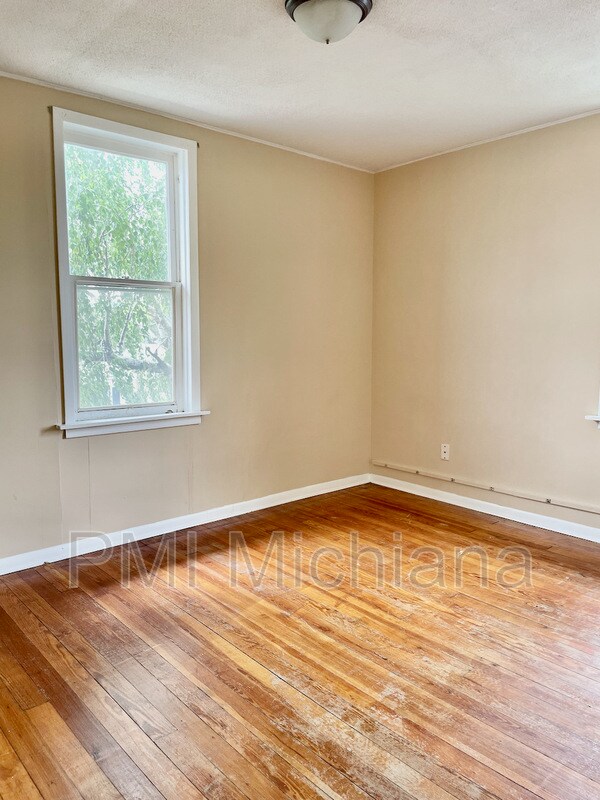 Foto del edificio - 602 W 6th St