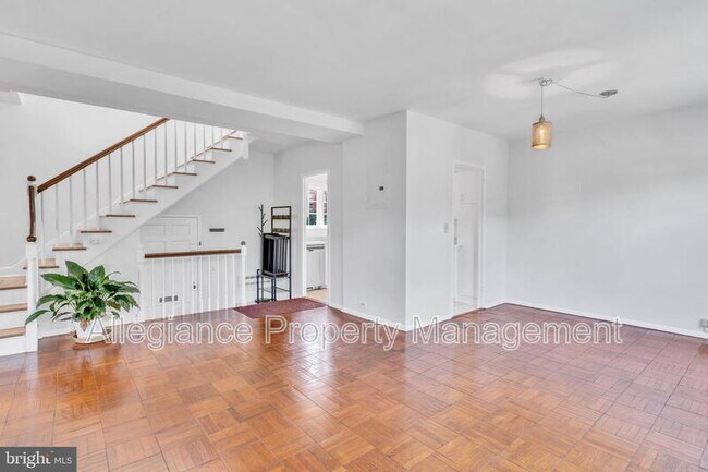 Building Photo - 3316 Valley Dr