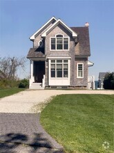 Building Photo - 938 Sound Shore Rd