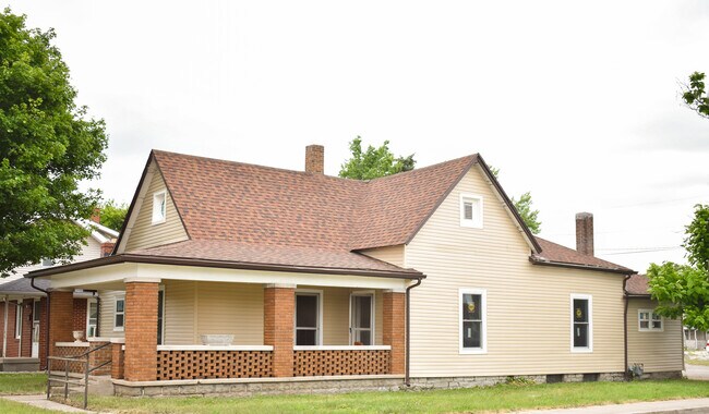 Building Photo - 2303 Jackson St