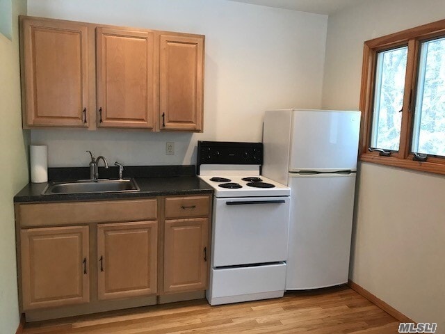 Building Photo - 19 Wintergreen Dr