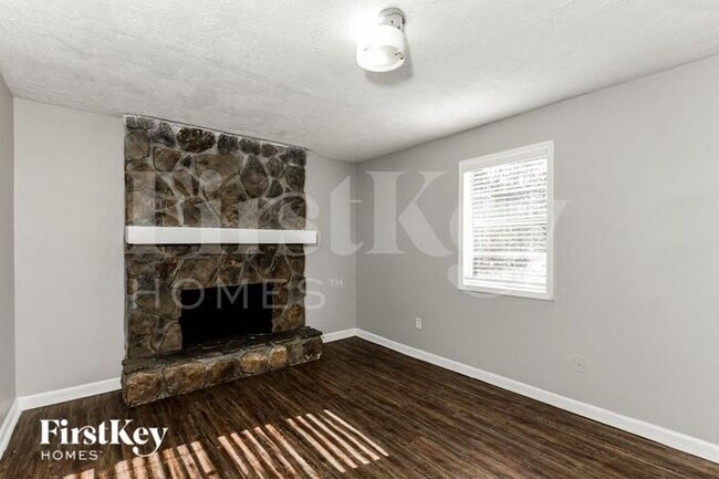 Building Photo - 102 Parkview Dr