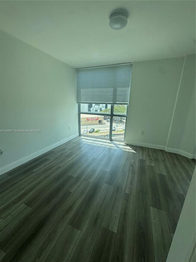 Foto del edificio - 140 S Dixie Hwy