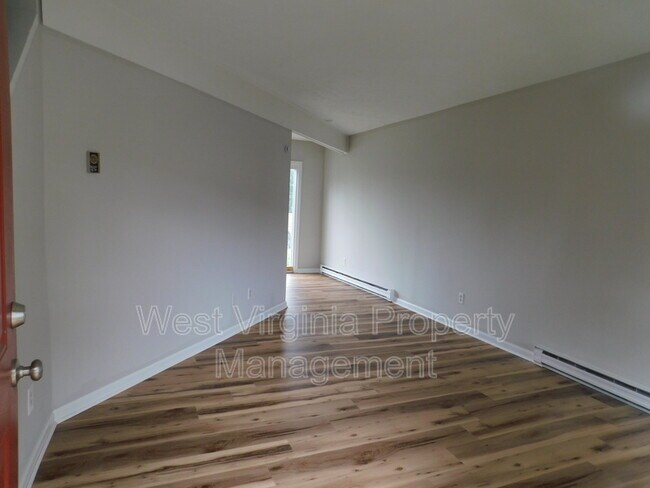 Foto del edificio - 3648 Davis Stuart Rd