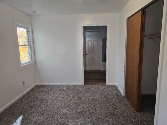 Foto del edificio - 1384 Pondview Ave
