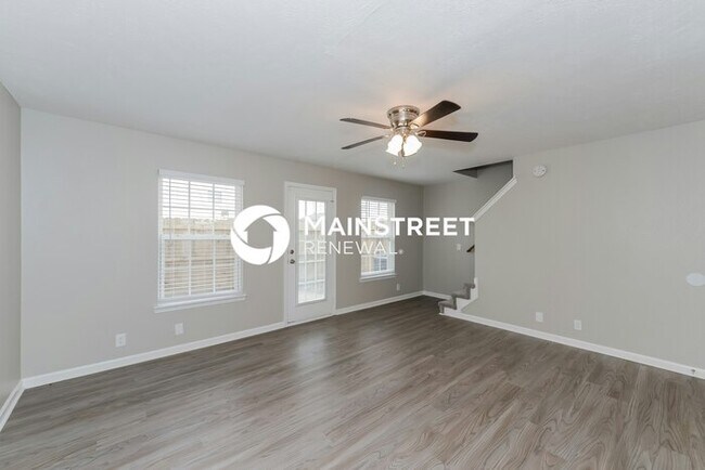 Foto del edificio - 2 Bedroom Pet-Friendly Home in La Vergne, TN with Main Street Renewal