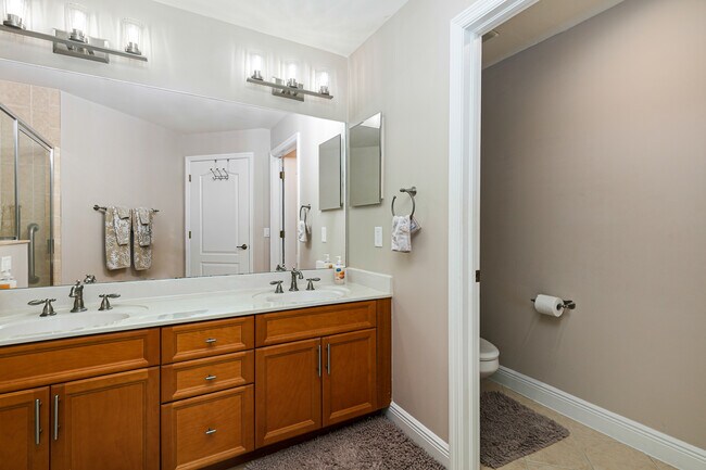 Bathroom 1 - 11021 Gulf Reflections Dr Apartment