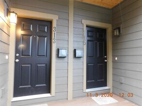 Building Photo - 313-315 N Oak St