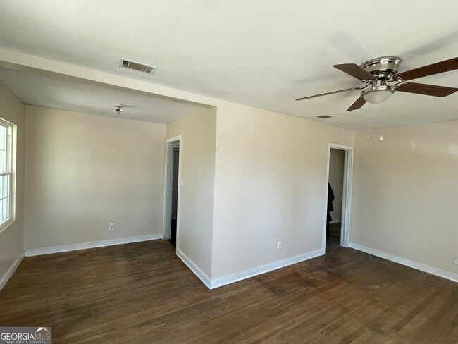 Foto del edificio - 712 Georgia Ave